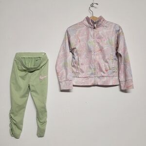 Nike Kids Matching Set in Pastel Pink and Green
